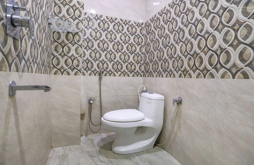 Varanasi Hotel | Fabhotel Kriti Green