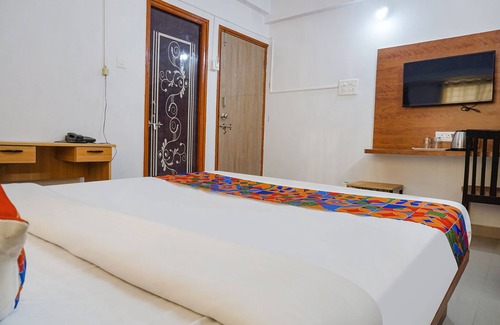 Pune Hotel | Fabhotel Lake View
