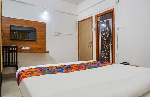 Pune Hotel | Fabhotel Lake View