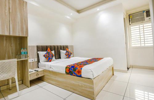 Adarsh Nagar Hotel | FabHotel Luxury Inn Near Adarsh Nagar Metro
