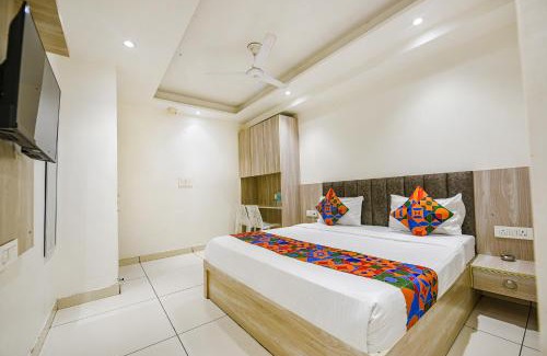 Adarsh Nagar Hotel | FabHotel Luxury Inn Near Adarsh Nagar Metro