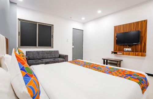 Surat Hotel | FabHotel Magnus