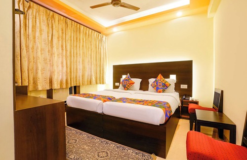 Altinho Hotel | FabHotel Manoshanti - Nr. Big Daddy Casino