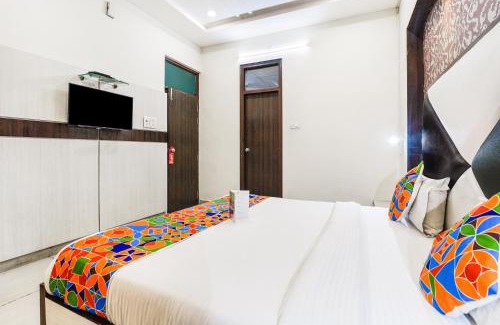 Charbagh Hotel | FabHotel Metro View
