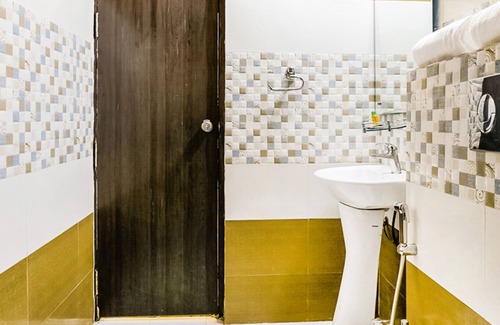 Charbagh Hotel | Fabhotel Metro View