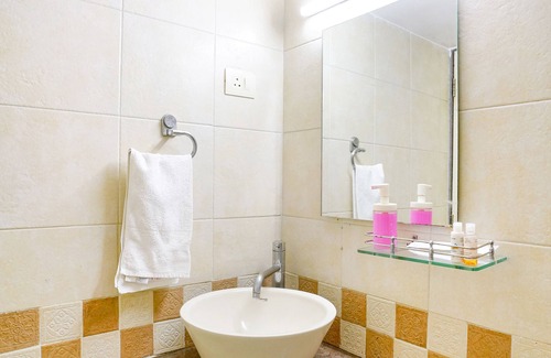 Bandra East Hotel | FabHotel Mumbai Corporate Apartments Bandra