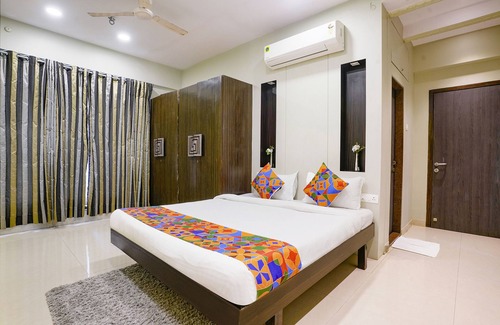 Bandra East Hotel | FabHotel Mumbai Corporate Apartments Bandra