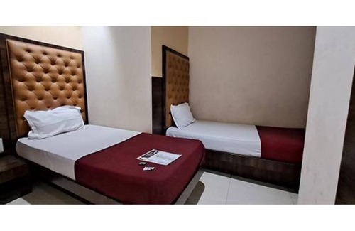 Prabhadevi Hotel | Fabhotel New Silver Elite