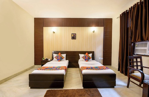 IMT Manesar Hotel | Fabhotel Next Home Prime