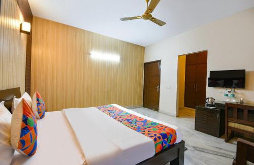 IMT Manesar Hotel | FabHotel Next Home Prime