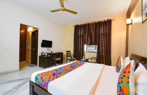 IMT Manesar Hotel | FabHotel Next Home Prime