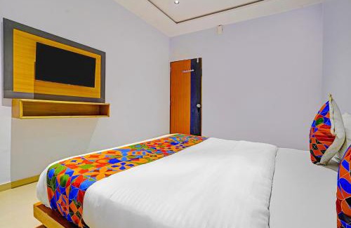 Surat Hotel | FabHotel Nidhivan Palace - Udhna Darwaja