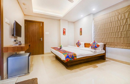 Sualkuchi Hotel | Fabhotel Nirvana Lodge