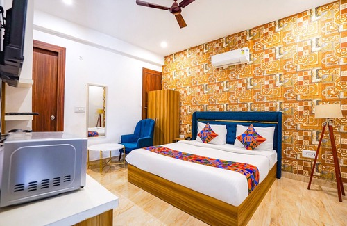 Sector 70 Hotel | Fabhotel Noida Business Suites