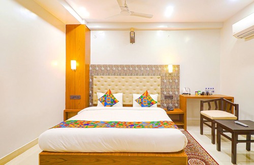 Danapur Hotel | Fabhotel Palash