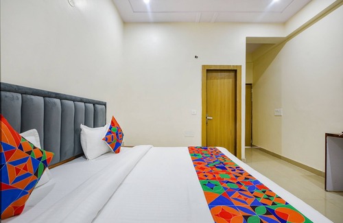Sector 70 Hotel | Fabhotel Palm Paradise