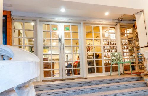 Indiranagar Hotel | FabHotel Park Inn - Indiranagar