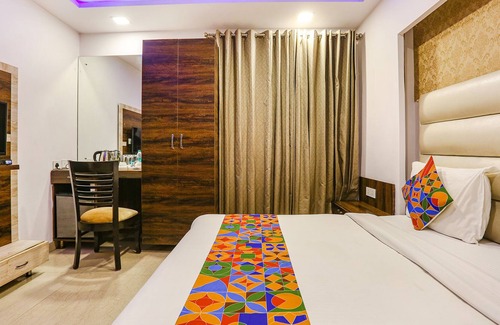 Pitampura Hotel | Fabhotel Park Residency