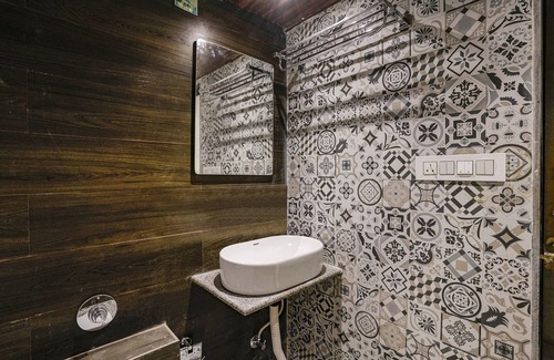 Borivali West Hotel | Fabhotel Peralz