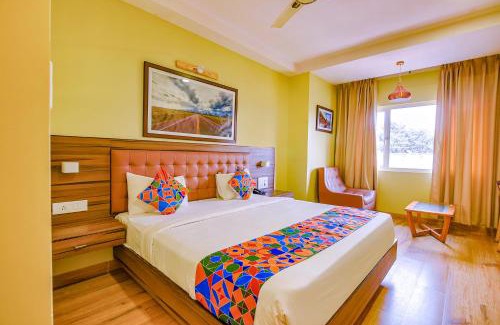 Shivaji Nagar Hotel | FabHotel Phoenix Resorts - Nr M Chinnaswamy Stadium