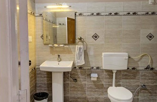 Kalka Hotel | Fabhotel Pinjore Holiday Home