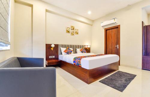 Malviya Nagar Hotel | FabHotel Pravaasam Residency