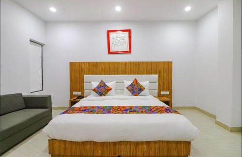 Varanasi Hotel | FabHotel Premium Kashi