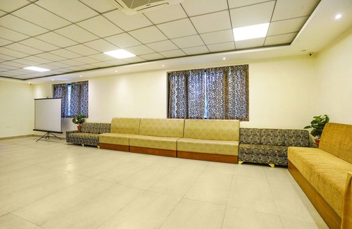 Guirim Hotel | Fabhotel Prestige