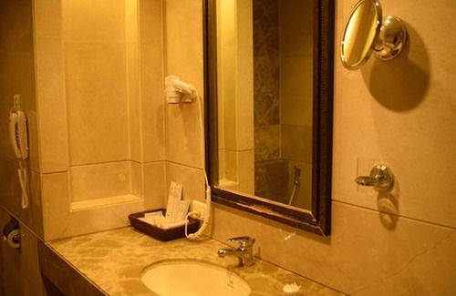 Narveer Tanaji Wadi Hotel | Fabhotel Prime Centurion
