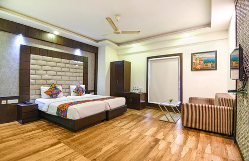 Park Street Hotel | FabHotel Prime Goodwill