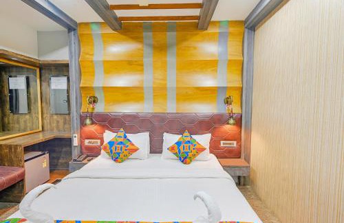Bhubaneshwar Hotel | FabHotel Prime Middleton - Nr Niladri Vihar Square