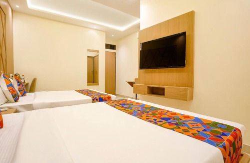 Kurla Hotel | FabHotel Prime Palm Grove - Nr BKC