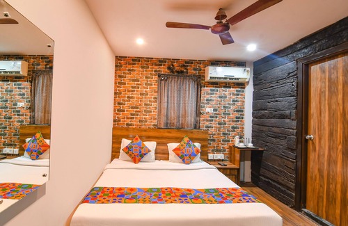 Park Street Hotel | FabHotel Prime Rockstar
