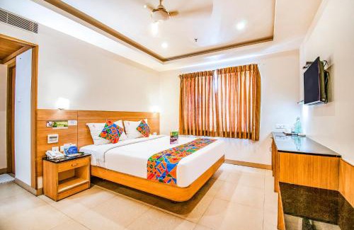 Gandhipuram Hotel | FabHotel Prime Royal Castle - Nr Coimbatore North Railway Station