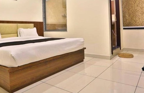 Central Area Hotel | Fabhotel Prime Shree Dev Prime