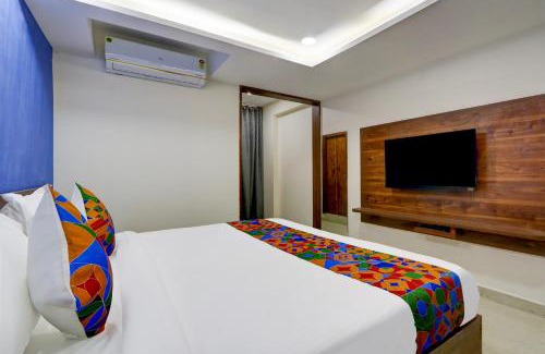 HITEC City Hotel | FabHotel Prime Srishoin