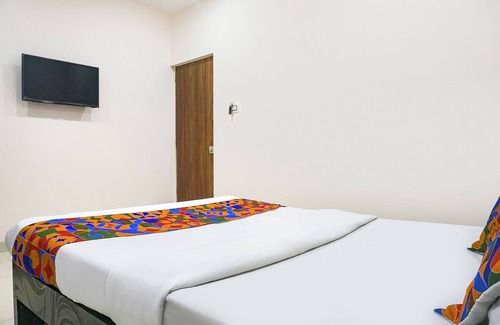Narveer Tanaji Wadi Hotel | Fabhotel Rachana Residency