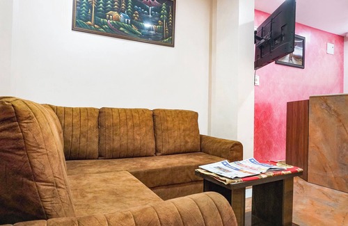 Narveer Tanaji Wadi Hotel | Fabhotel Rachana Residency