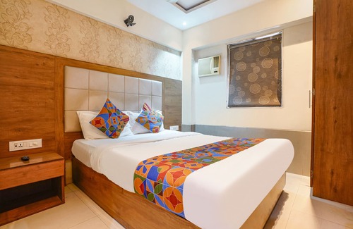 Vile Parle Hotel | Fabhotel Regal Inn