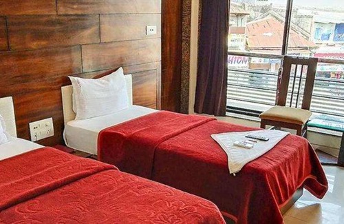 Surat Hotel | FabHotel Rest Inn