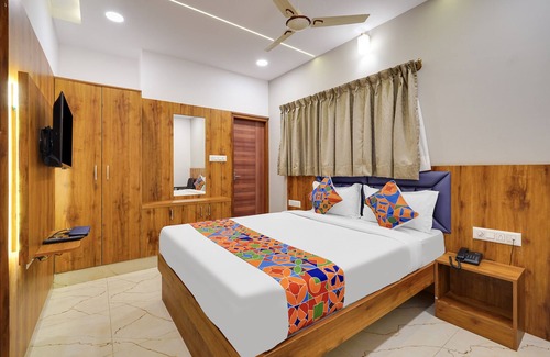 Bengaluru Hotel | FabHotel Royal Grand
