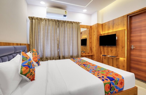 Bengaluru Hotel | FabHotel Royal Grand