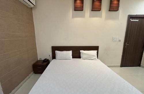 Bhubaneshwar House | FabHotel Royal Lagoon - Near railway station gate number 1