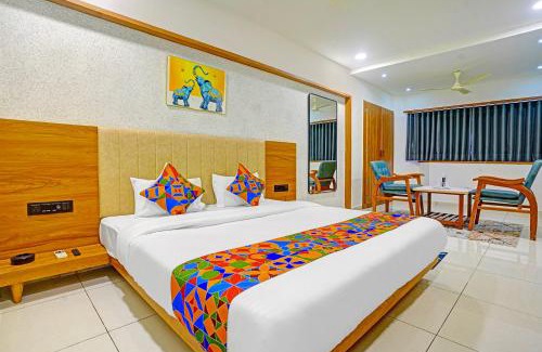 Rajkot Hotel | FabHotel Royal Manor - Hospital Chowk