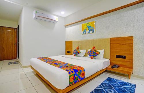 Rajkot Hotel | FabHotel Royal Manor - Hospital Chowk