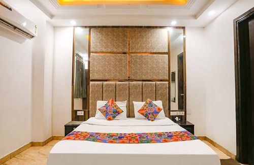 Pitampura Hotel | FabHotel Royal Mirage I