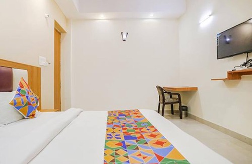 Knowledge Park III Hotel | FabHotel Royal Stay I