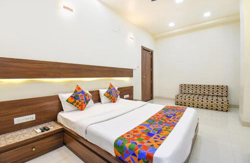 Hadapsar Hotel | FabHotel Royal Suits - Nr Mahadji Shinde Chhatri