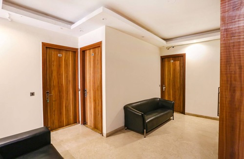Patel Nagar Hotel | Fabhotel Royal Touch