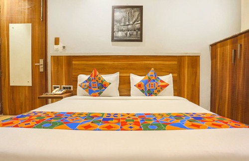 Patel Nagar Hotel | Fabhotel Royal Touch